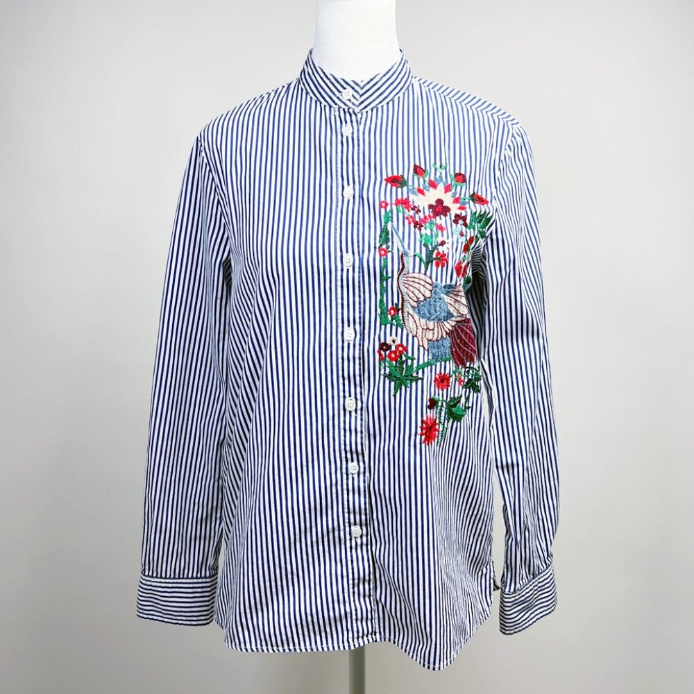 Beautiful Zara Women's Shirt with Embroidered Floral Design - Size XS
